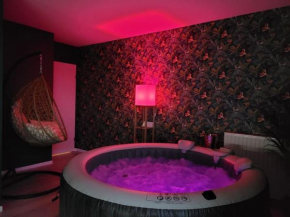 Amour & Romance l Jacuzzi XXL l Table de massage